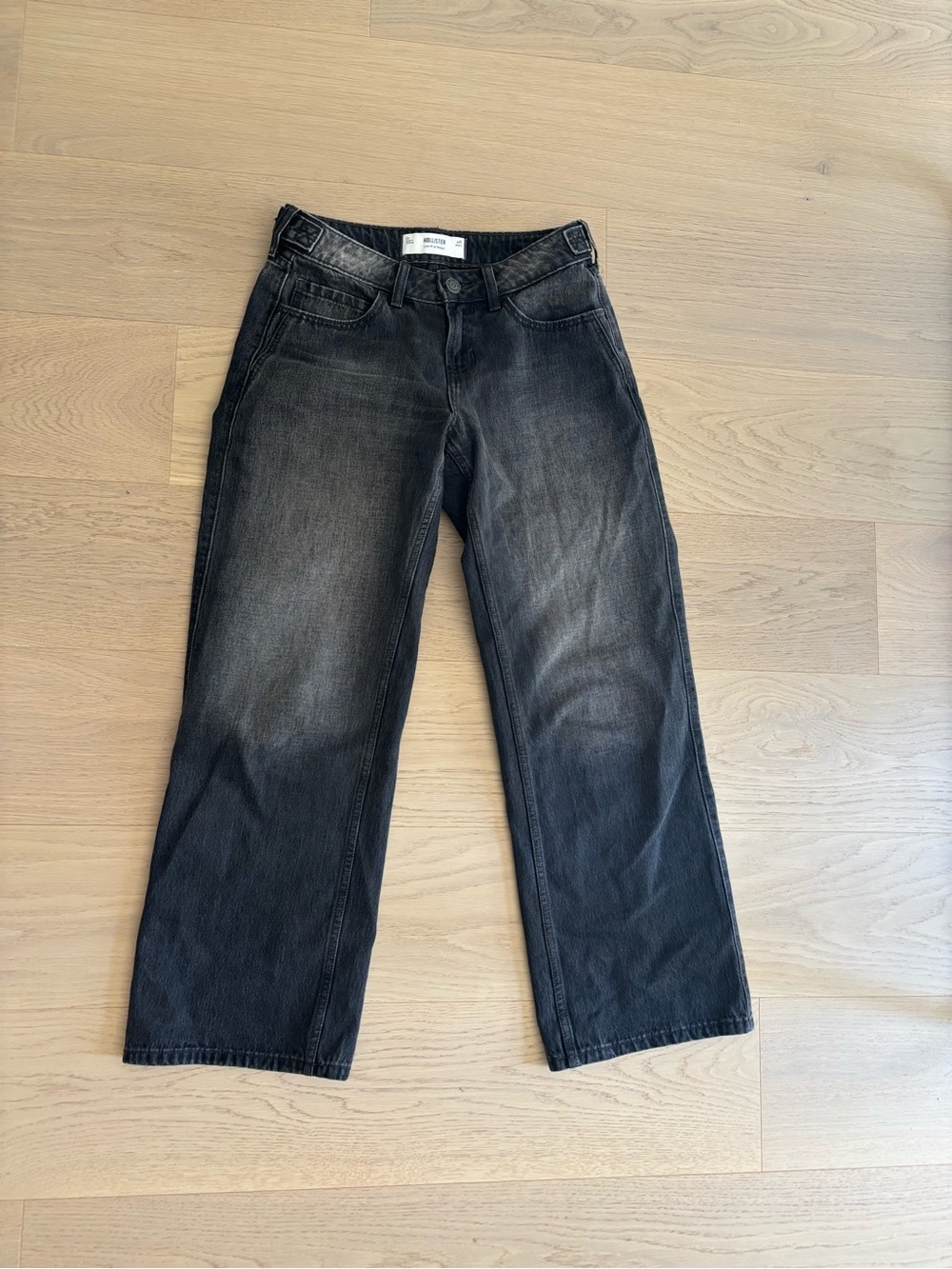 Hollister Low-Rise Baggy Jeans in Washed Black